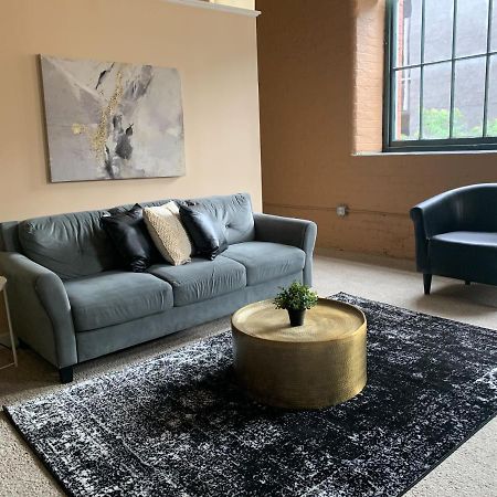 Frontdesk I Sycamore Place Apts Downtown سينسيناتي المظهر الخارجي الصورة