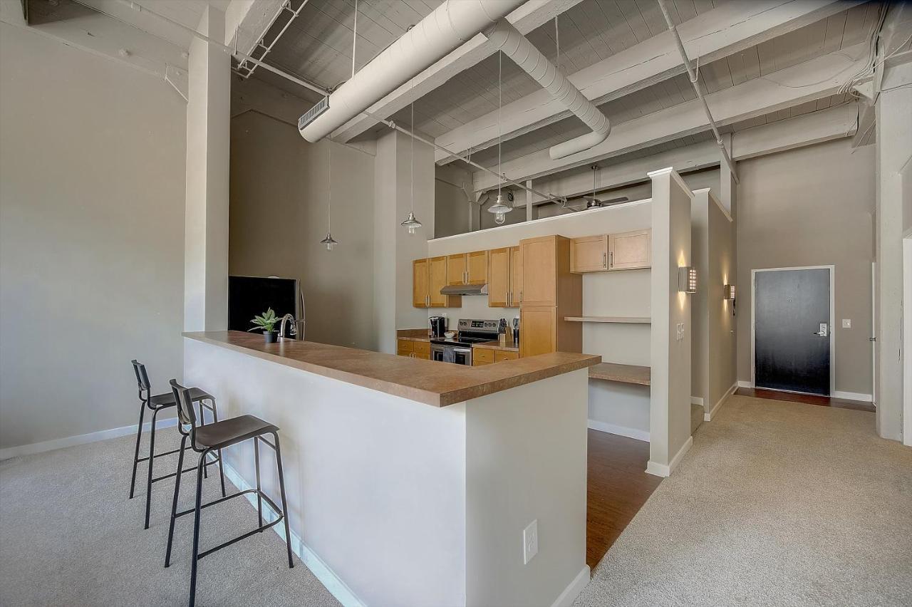 Frontdesk I Sycamore Place Apts Downtown سينسيناتي المظهر الخارجي الصورة